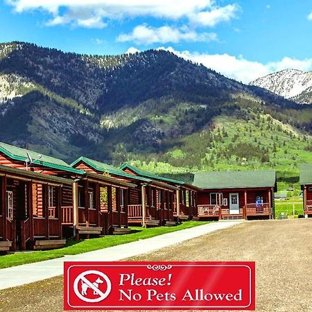 Wolf Den Log Cabin Motel And Rv Park Thayne Bagian luar foto