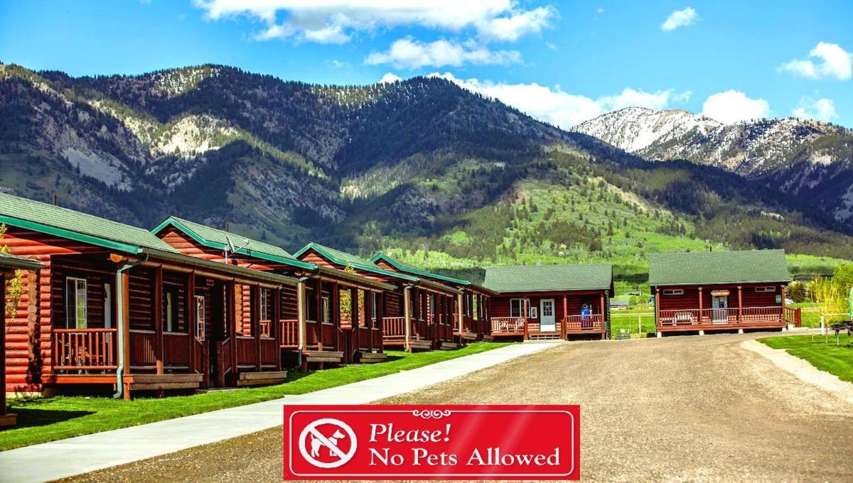 Wolf Den Log Cabin Motel And Rv Park Thayne Bagian luar foto