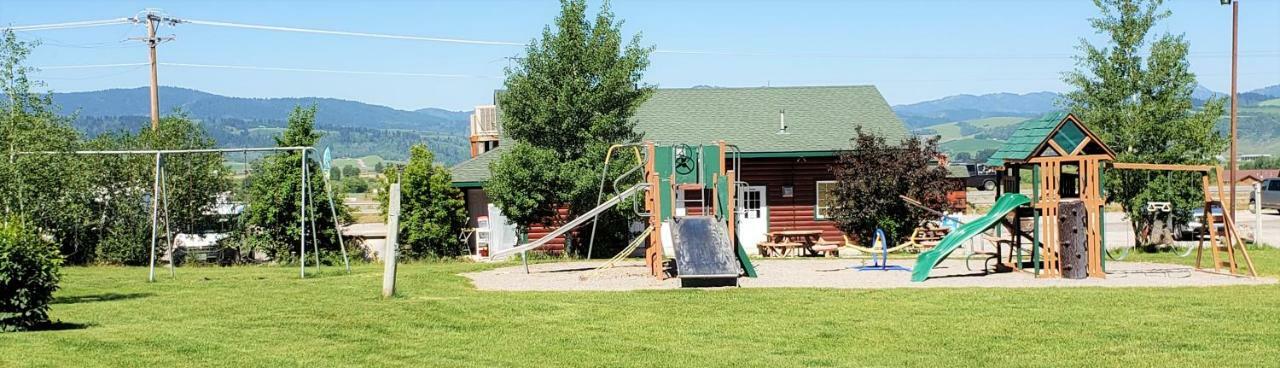 Wolf Den Log Cabin Motel And Rv Park Thayne Bagian luar foto