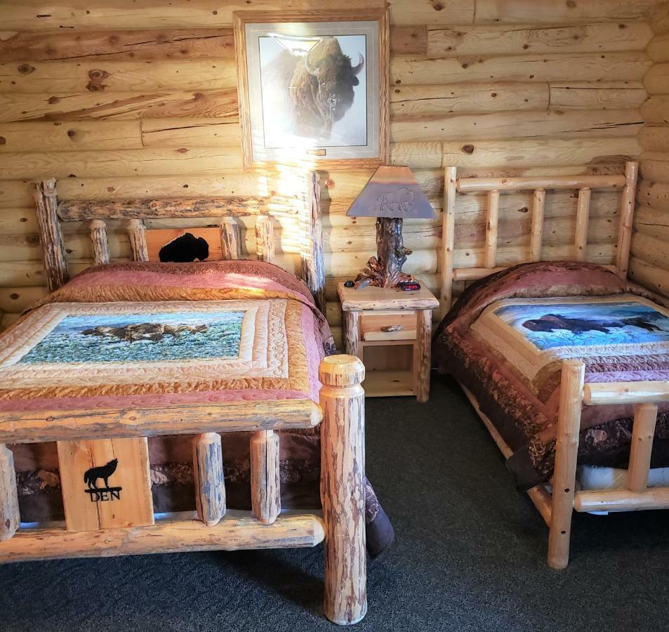Wolf Den Log Cabin Motel And Rv Park Thayne Bagian luar foto